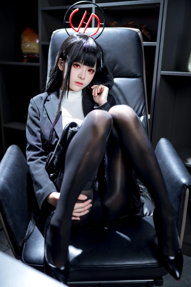 九柒喵《蔚蓝档案 调月莉音OL》主题写真：64张全套美图