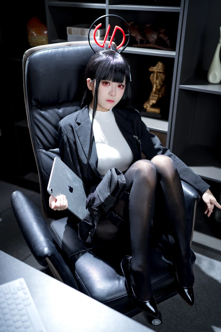 九柒喵《蔚蓝档案 调月莉音OL》主题写真：64张全套美图