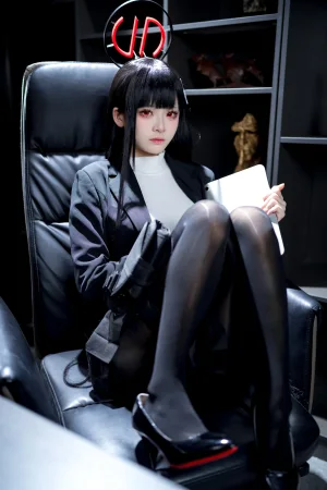 九柒喵《蔚蓝档案 调月莉音OL》主题写真：64张全套美图