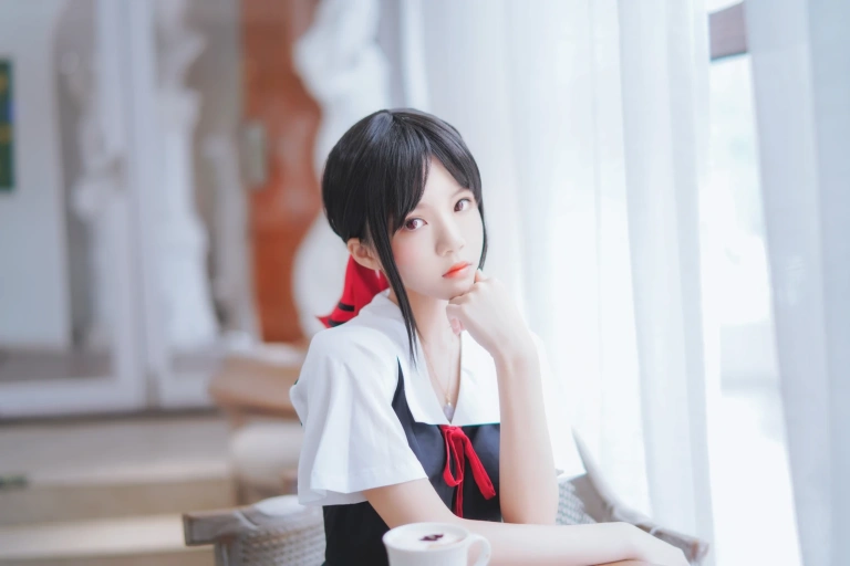 桜桃喵《四宫辉夜》主题写真：10张全套美图