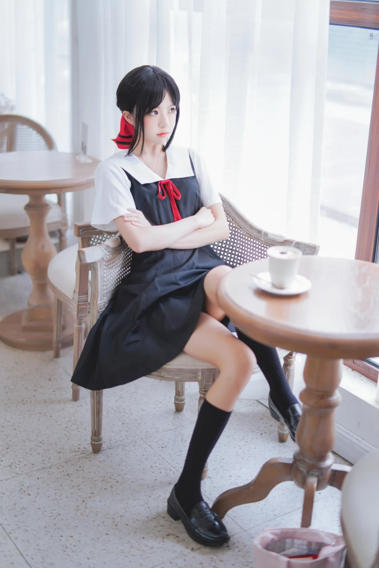 桜桃喵《四宫辉夜》主题写真：10张全套美图