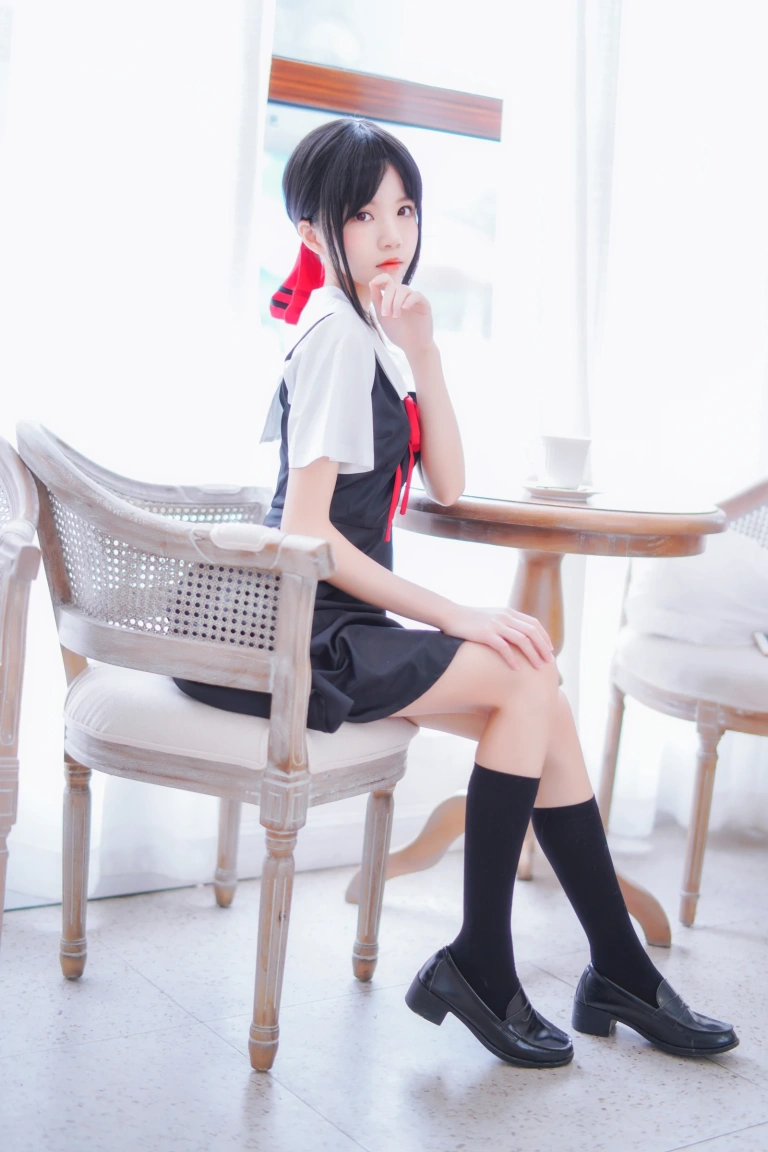 桜桃喵《四宫辉夜》主题写真：10张全套美图