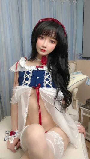 阿包也是兔娘《白雪姬》主题写真：15张全套美图
