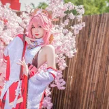 焖焖碳《八重神子》主题写真：15张全套美图