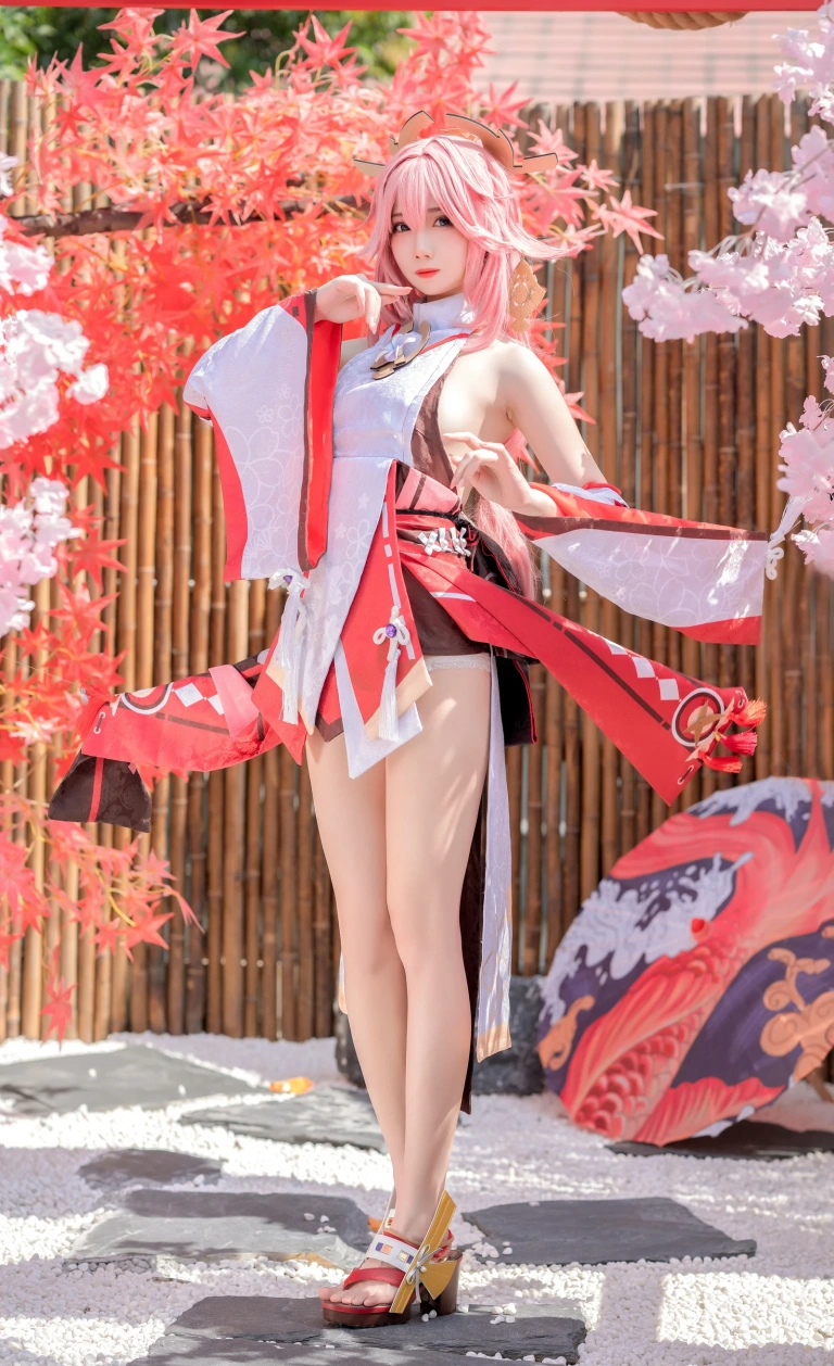 焖焖碳《八重神子》主题写真：15张全套美图