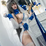 小仓千代《路易九世礼服》主题写真：20张全套美图