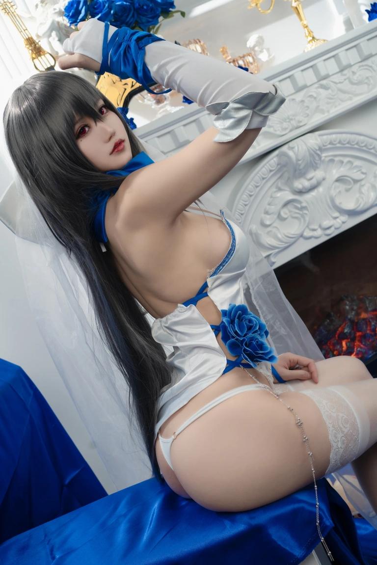 小仓千代《路易九世礼服》主题写真：20张全套美图