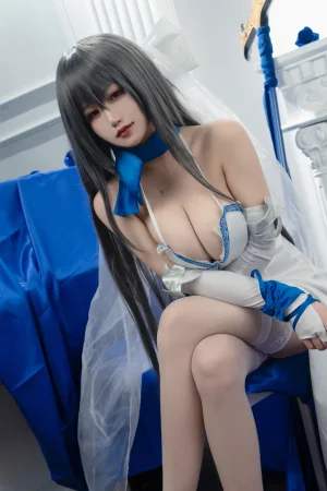 小仓千代《路易九世礼服》主题写真：20张全套美图