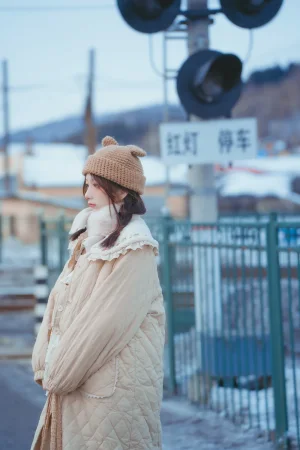 清青琴玖《情书》主题写真：21张全套美图