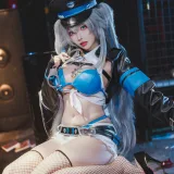 宮本桜《交错战线 刃齿女警》主题写真：22张全套美图