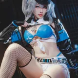 宮本桜《交错战线 刃齿女警》主题写真：22张全套美图
