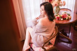 皮皮奶《复古连体内衣》主题写真：24张全套美图