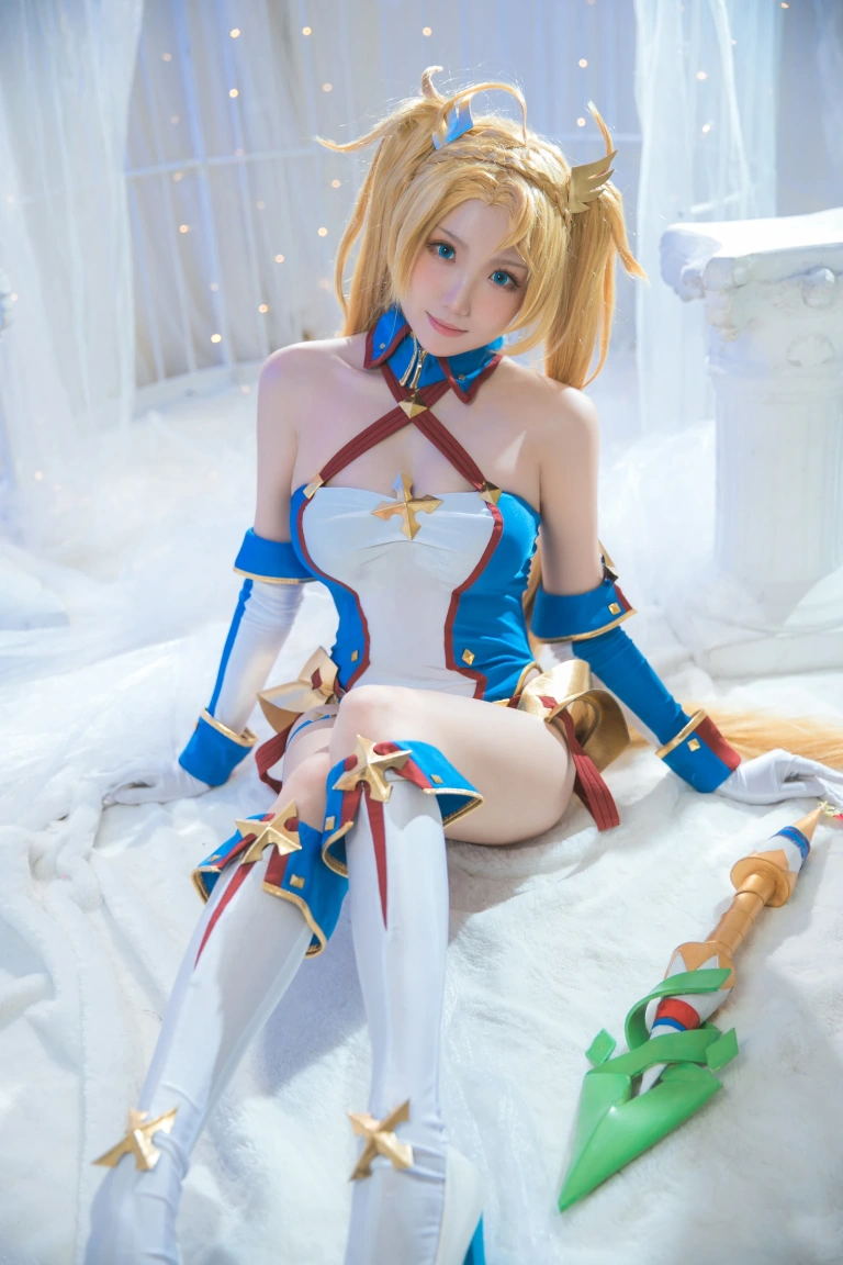 瓜希酱《布拉达曼特》主题写真：25张全套美图