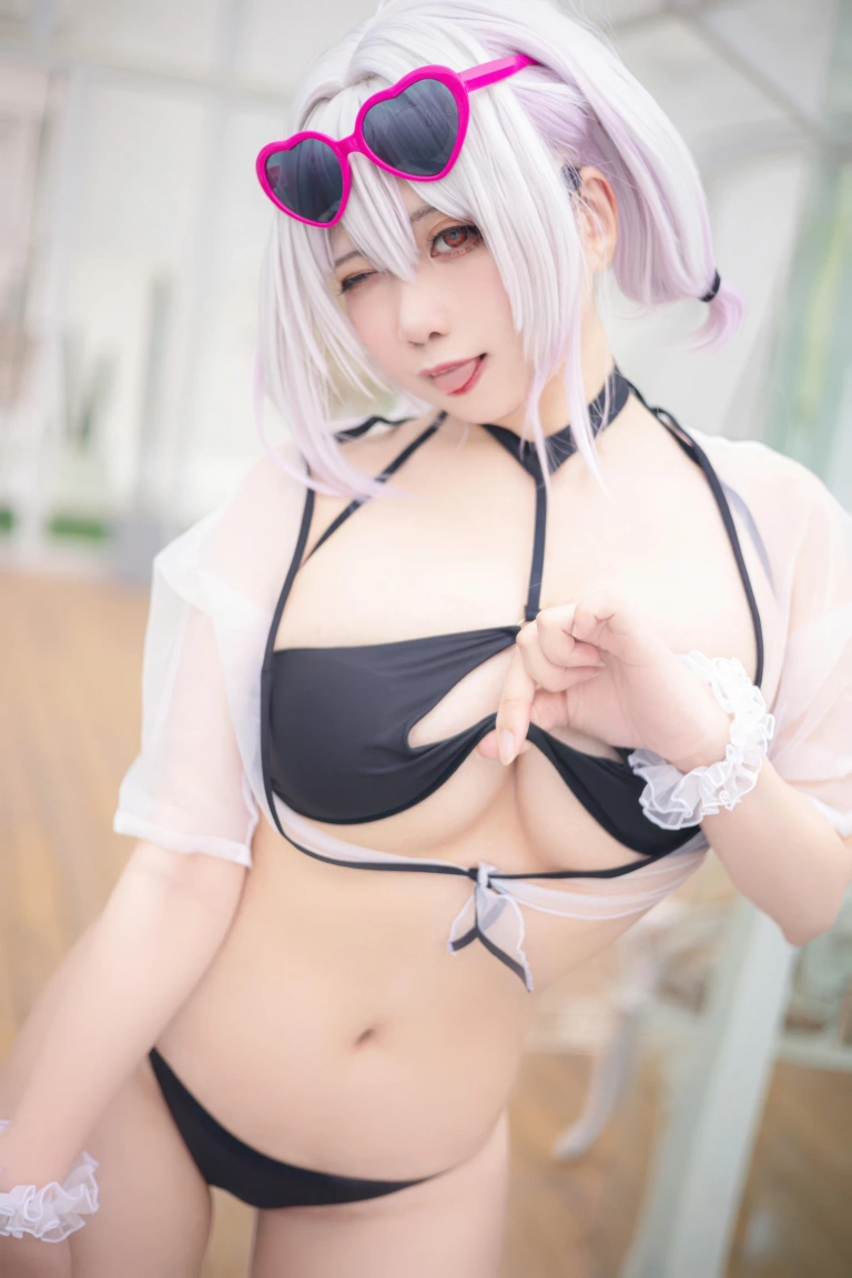 贞子蜜桃《舰长图 天狼星泳装》主题写真：30张全套美图