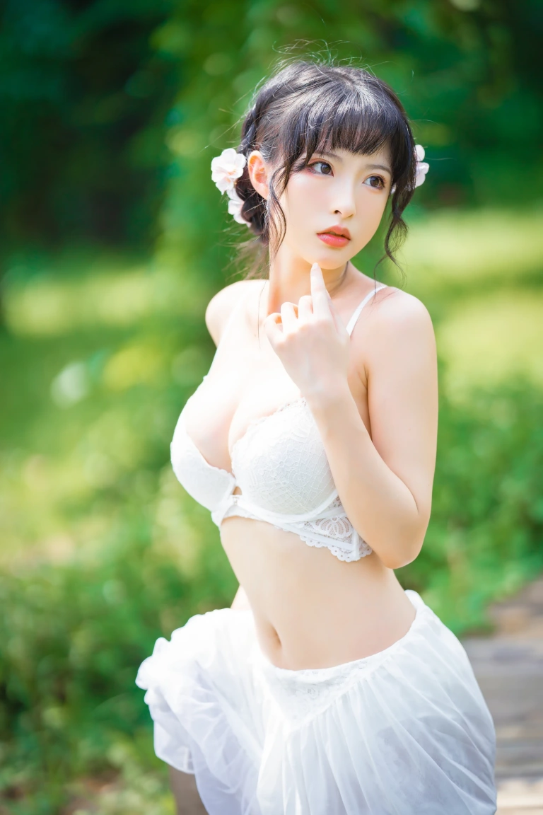 清水由乃《蕾丝花园》主题写真：34张全套美图
