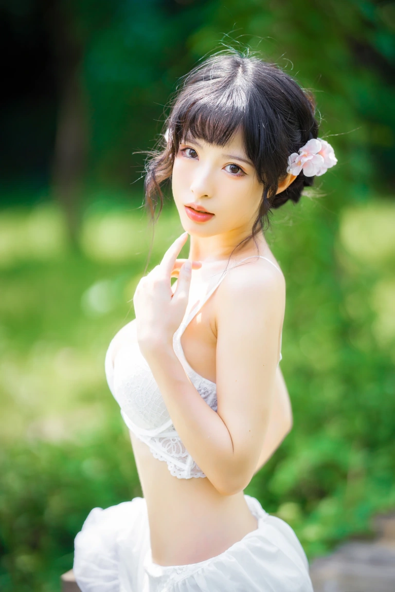 清水由乃《蕾丝花园》主题写真：34张全套美图