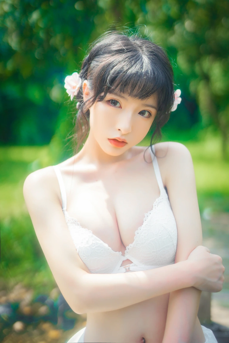 清水由乃《蕾丝花园》主题写真：34张全套美图