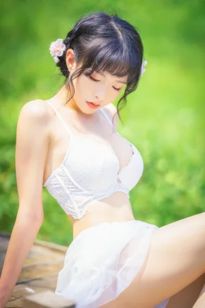 清水由乃《蕾丝花园》主题写真：34张全套美图