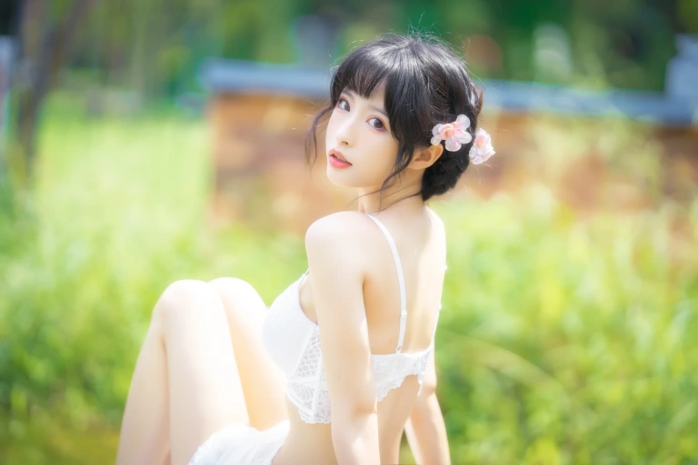 清水由乃《蕾丝花园》主题写真：34张全套美图
