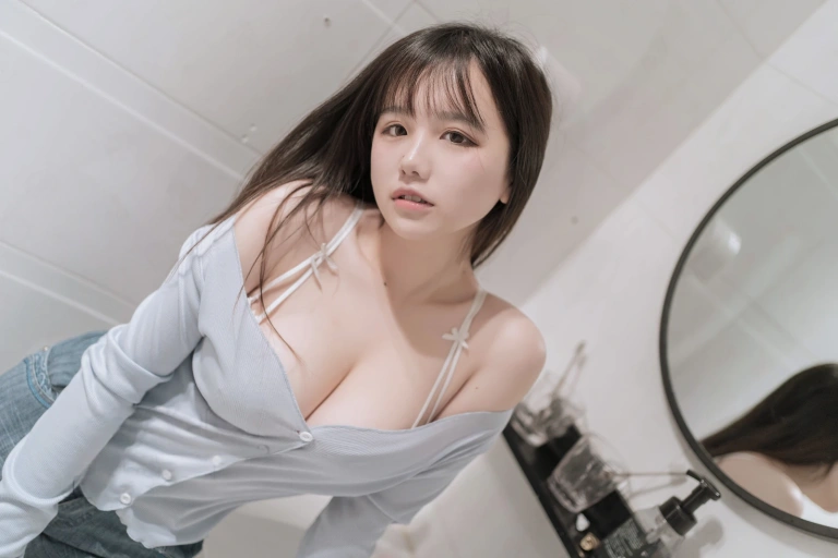阿半今天很开心《住在隔壁的太太》主题写真：37张全套美图