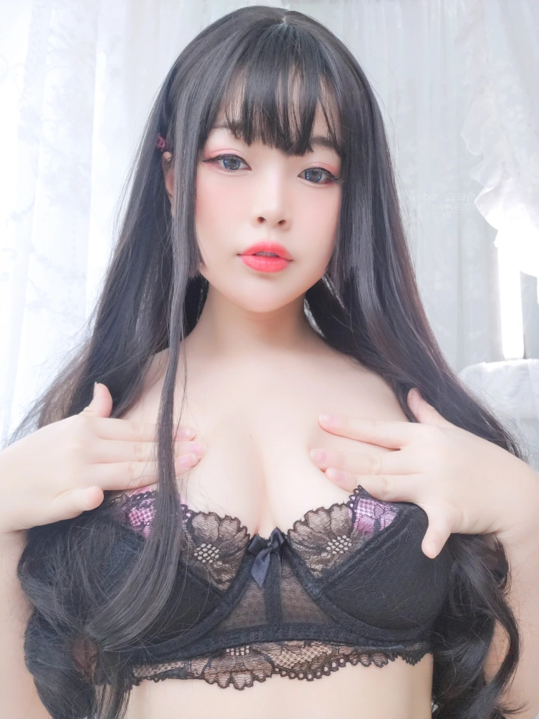 白烨《勒肉集》主题写真：40张全套美图