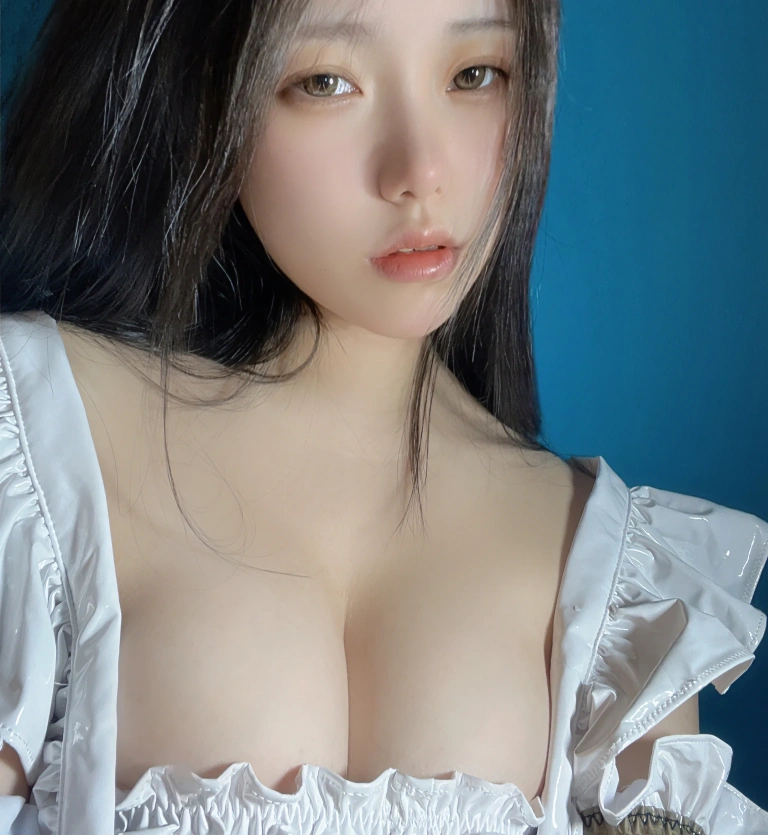 一北亦北《小乖》主题写真：40张全套美图，含8个视频