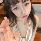 不呆猫《浴室人妻》主题写真：42张全套美图，含3个视频