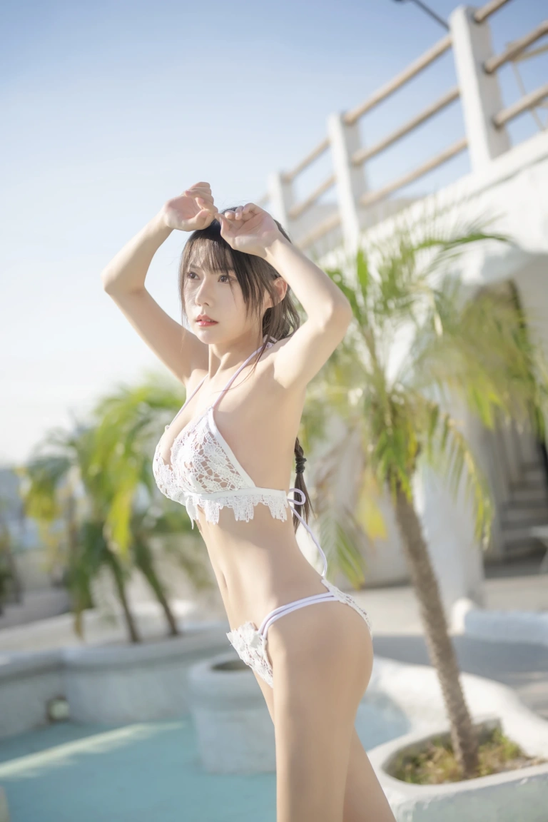 香草喵露露《小鹿乱撞 泳装》主题写真：65张全套美图