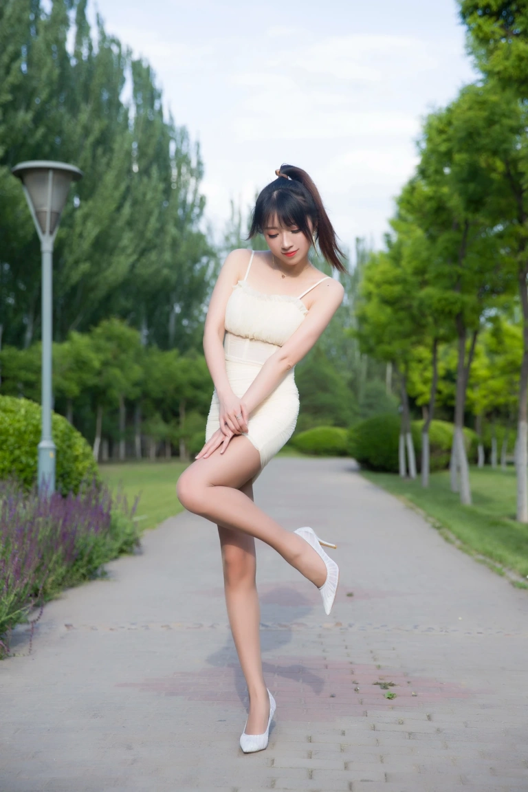 小女巫露娜《户外小米裙》主题写真：79张全套美图