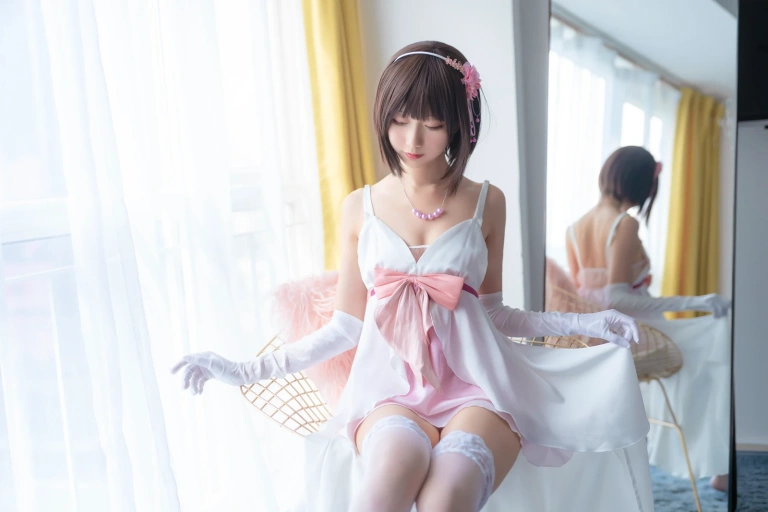 木棉棉《加藤惠cos（礼服+内衣）》主题写真：68张全套美图