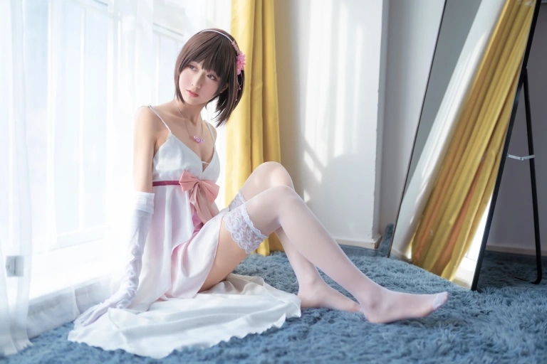 木棉棉《加藤惠cos（礼服+内衣）》主题写真：68张全套美图