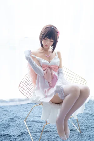 木棉棉《加藤惠cos（礼服+内衣）》主题写真：68张全套美图