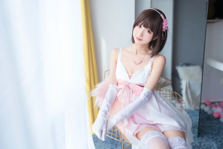 木棉棉《加藤惠cos（礼服+内衣）》主题写真：68张全套美图