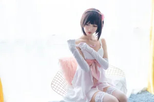 木棉棉《加藤惠cos（礼服+内衣）》主题写真：68张全套美图