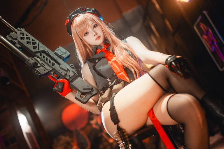 屿鱼《NIKKE 拉毗》主题写真：30张全套美图