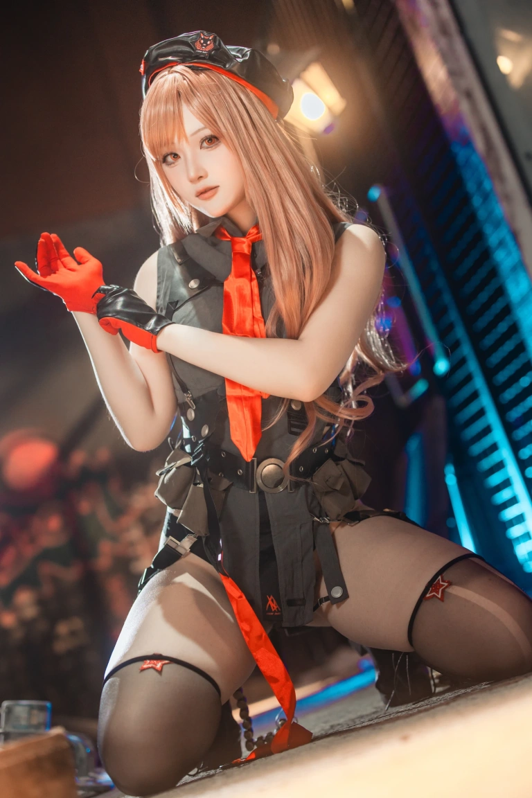 屿鱼《NIKKE 拉毗》主题写真：30张全套美图