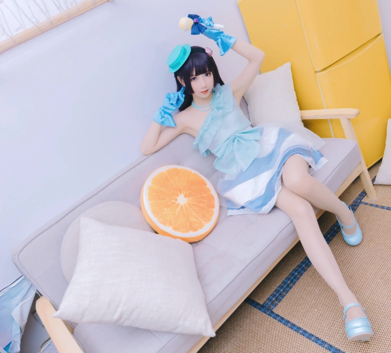 面饼仙儿《黑猫打歌服》主题写真：12张全套美图