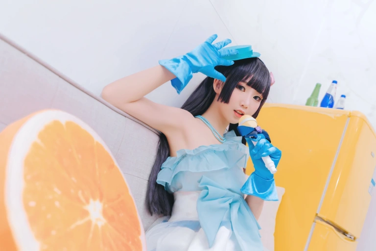 面饼仙儿《黑猫打歌服》主题写真：12张全套美图