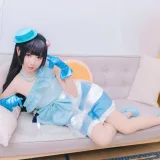 面饼仙儿《黑猫打歌服》主题写真：12张全套美图