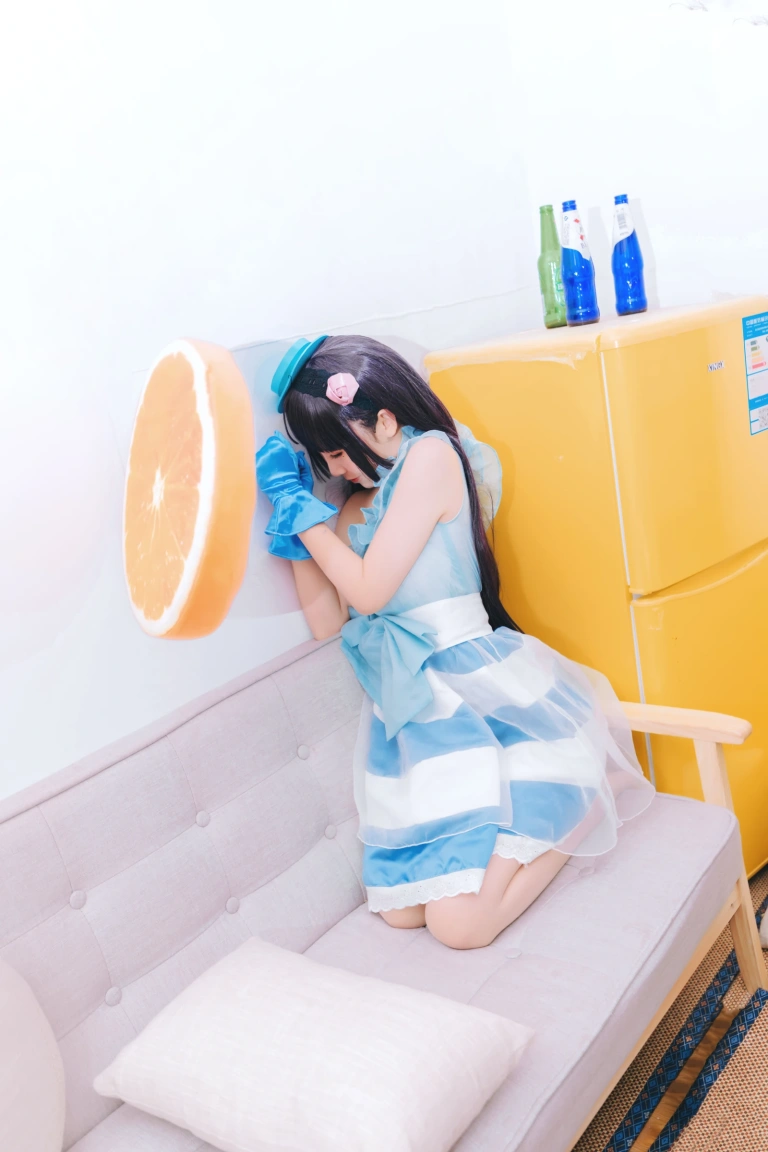 面饼仙儿《黑猫打歌服》主题写真：12张全套美图