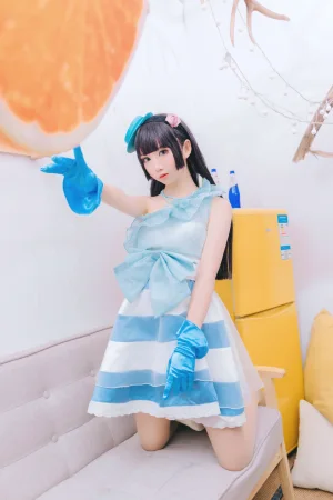 面饼仙儿《黑猫打歌服》主题写真：12张全套美图