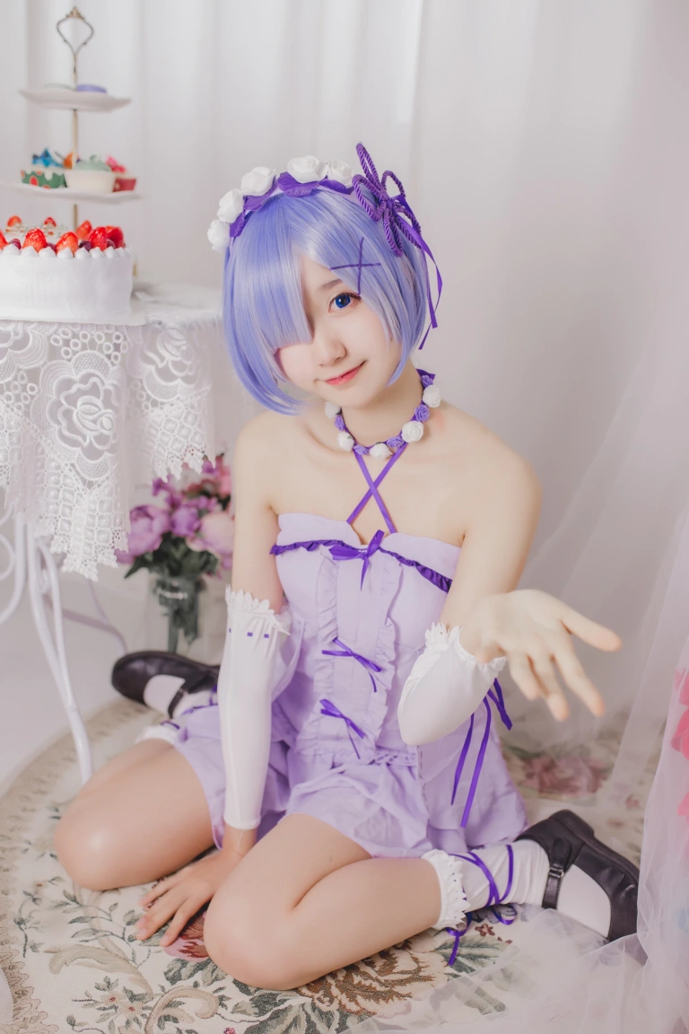 木棉棉《雷姆生日》主题写真：24张全套美图