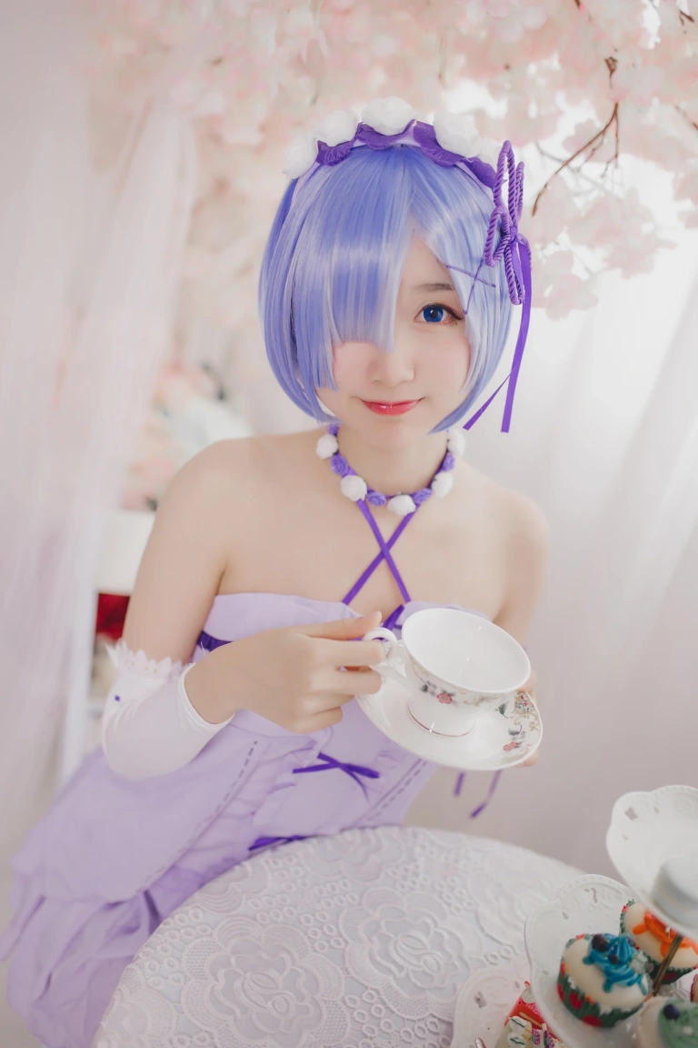 木棉棉《雷姆生日》主题写真：24张全套美图