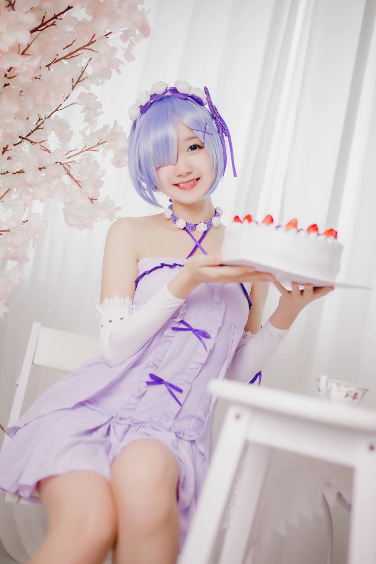 木棉棉《雷姆生日》主题写真：24张全套美图