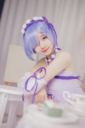 木棉棉《雷姆生日》主题写真：24张全套美图