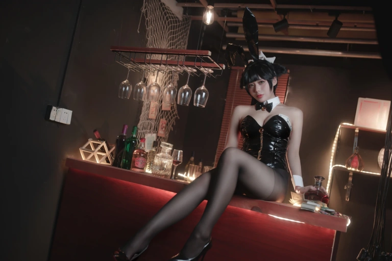 九言《高雄兔女郎》主题写真：24张全套美图