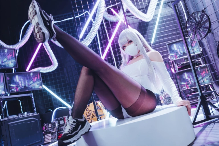 虎森森《莺》主题写真：33张全套美图