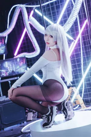 虎森森《莺》主题写真：33张全套美图