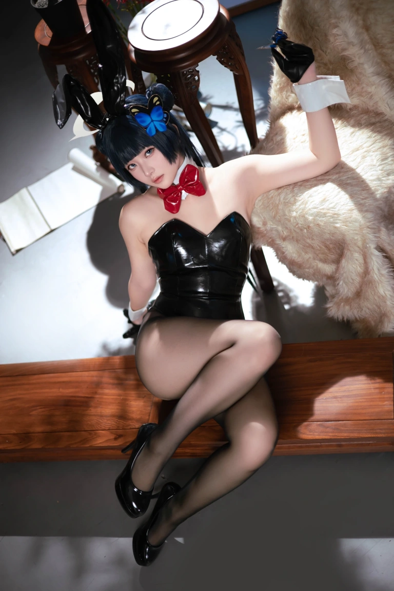 屿鱼《龙华妃咲 兔女郎》主题写真：40张全套美图