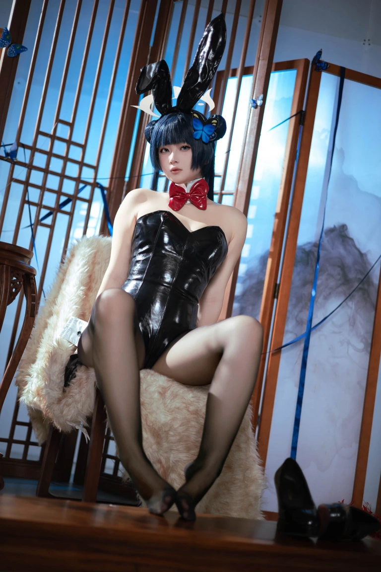 屿鱼《龙华妃咲 兔女郎》主题写真：40张全套美图